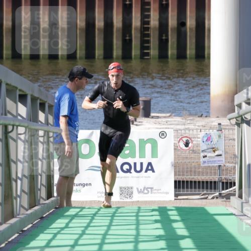 09.08.2026 - GEWOBA Citytriathlon Bremen Yannick Fuchs http://msf.ph/oto/9931490 09.08.2026 10:12:22 Schwimmen  meine-sportfotos.de