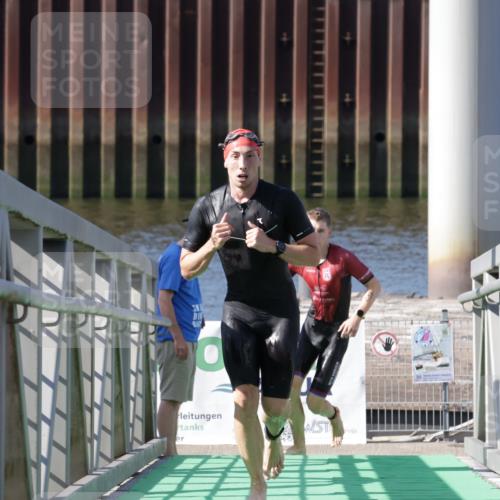 09.08.2026 - GEWOBA Citytriathlon Bremen Yannick Fuchs http://msf.ph/oto/9931494 09.08.2026 10:12:25 Schwimmen 349 meine-sportfotos.de