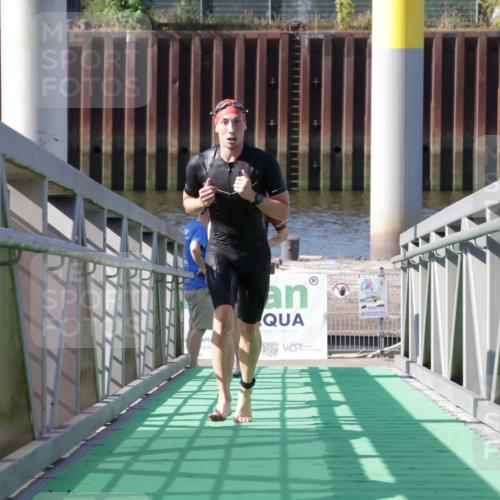 09.08.2026 - GEWOBA Citytriathlon Bremen Yannick Fuchs http://msf.ph/oto/9931497 09.08.2026 10:12:26 Schwimmen 349 meine-sportfotos.de