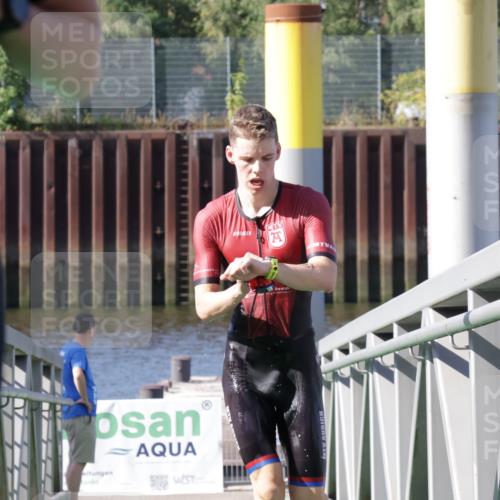 09.08.2026 - GEWOBA Citytriathlon Bremen Yannick Fuchs http://msf.ph/oto/9931502 09.08.2026 10:12:30 Schwimmen 287, 349 meine-sportfotos.de