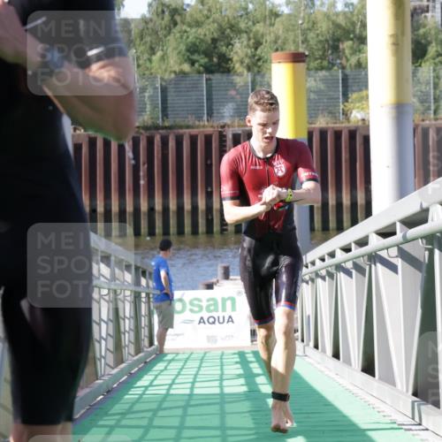 09.08.2026 - GEWOBA Citytriathlon Bremen Yannick Fuchs http://msf.ph/oto/9931503 09.08.2026 10:12:30 Schwimmen 287, 349 meine-sportfotos.de