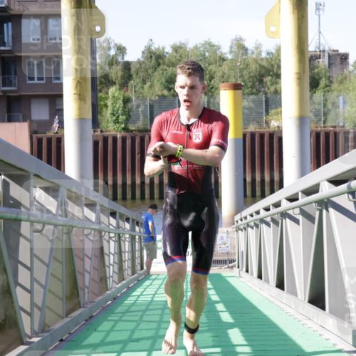 09.08.2026 - GEWOBA Citytriathlon Bremen Yannick Fuchs http://msf.ph/oto/9931505 09.08.2026 10:12:31 Schwimmen 287, 349 meine-sportfotos.de