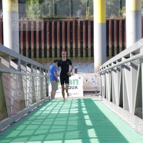 09.08.2026 - GEWOBA Citytriathlon Bremen Yannick Fuchs http://msf.ph/oto/9931511 09.08.2026 10:13:09 Schwimmen 286 meine-sportfotos.de