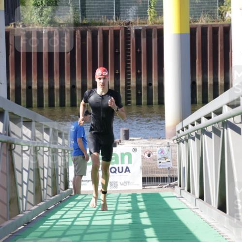 09.08.2026 - GEWOBA Citytriathlon Bremen Yannick Fuchs http://msf.ph/oto/9931513 09.08.2026 10:13:11 Schwimmen 286 meine-sportfotos.de