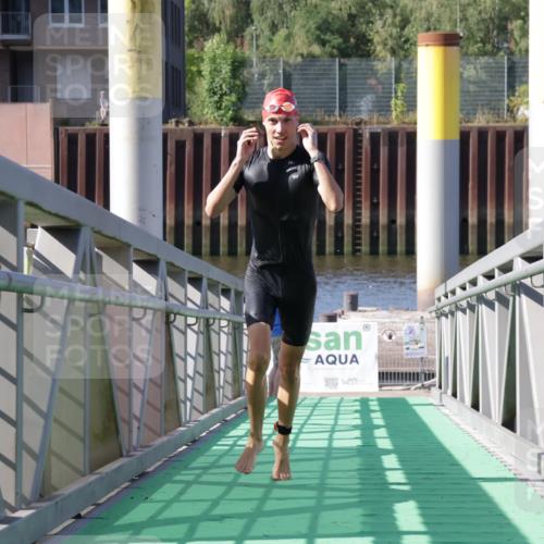 09.08.2026 - GEWOBA Citytriathlon Bremen Yannick Fuchs http://msf.ph/oto/9931514 09.08.2026 10:13:13 Schwimmen 286 meine-sportfotos.de