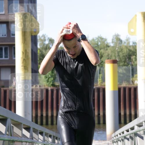 09.08.2026 - GEWOBA Citytriathlon Bremen Yannick Fuchs http://msf.ph/oto/9931516 09.08.2026 10:13:14 Schwimmen 286 meine-sportfotos.de