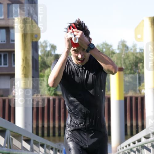 09.08.2026 - GEWOBA Citytriathlon Bremen Yannick Fuchs http://msf.ph/oto/9931517 09.08.2026 10:13:14 Schwimmen 286 meine-sportfotos.de