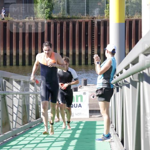 09.08.2026 - GEWOBA Citytriathlon Bremen Yannick Fuchs http://msf.ph/oto/9931538 09.08.2026 10:13:54 Schwimmen 323, 348 meine-sportfotos.de