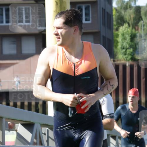 09.08.2026 - GEWOBA Citytriathlon Bremen Yannick Fuchs http://msf.ph/oto/9931543 09.08.2026 10:13:57 Schwimmen 323, 336, 348 meine-sportfotos.de