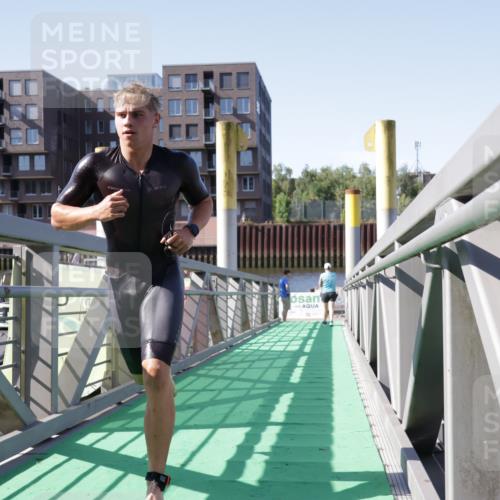 09.08.2026 - GEWOBA Citytriathlon Bremen Yannick Fuchs http://msf.ph/oto/9931562 09.08.2026 10:14:05 Schwimmen 291, 323, 336, 348 meine-sportfotos.de