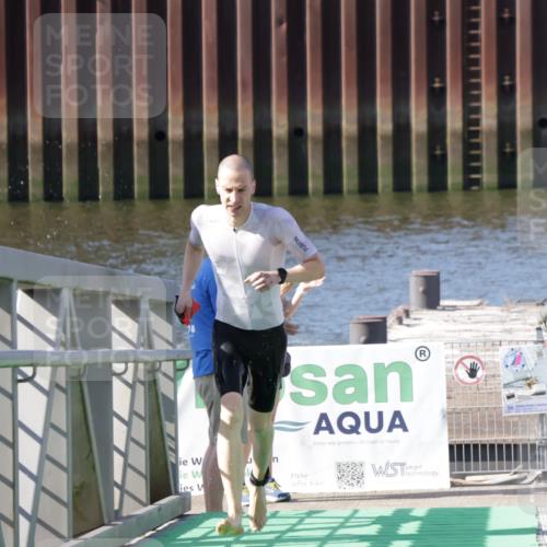 09.08.2026 - GEWOBA Citytriathlon Bremen Yannick Fuchs http://msf.ph/oto/9931563 09.08.2026 10:14:14 Schwimmen 291, 336, 348 meine-sportfotos.de