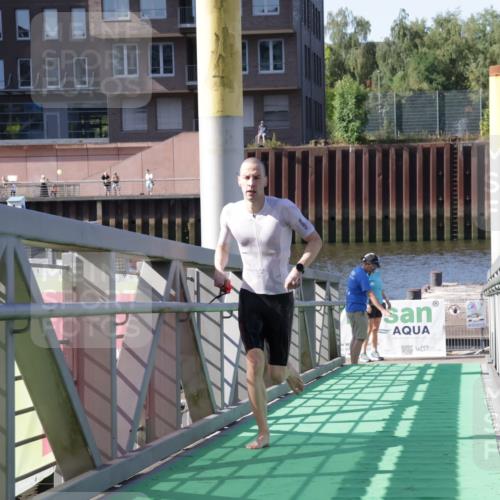 09.08.2026 - GEWOBA Citytriathlon Bremen Yannick Fuchs http://msf.ph/oto/9931568 09.08.2026 10:14:17 Schwimmen 291, 336, 351 meine-sportfotos.de