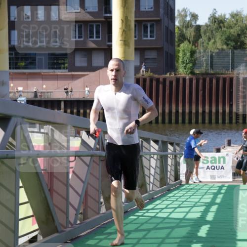 09.08.2026 - GEWOBA Citytriathlon Bremen Yannick Fuchs http://msf.ph/oto/9931572 09.08.2026 10:14:18 Schwimmen 291, 351 meine-sportfotos.de