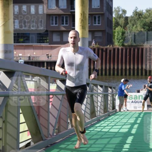 09.08.2026 - GEWOBA Citytriathlon Bremen Yannick Fuchs http://msf.ph/oto/9931573 09.08.2026 10:14:18 Schwimmen 291, 351 meine-sportfotos.de