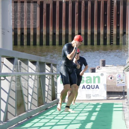 09.08.2026 - GEWOBA Citytriathlon Bremen Yannick Fuchs http://msf.ph/oto/9931580 09.08.2026 10:14:21 Schwimmen 301, 351 meine-sportfotos.de