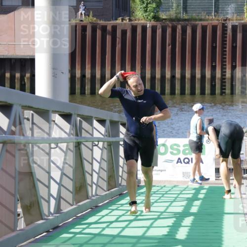 09.08.2026 - GEWOBA Citytriathlon Bremen Yannick Fuchs http://msf.ph/oto/9931583 09.08.2026 10:14:24 Schwimmen 301, 351, 358 meine-sportfotos.de