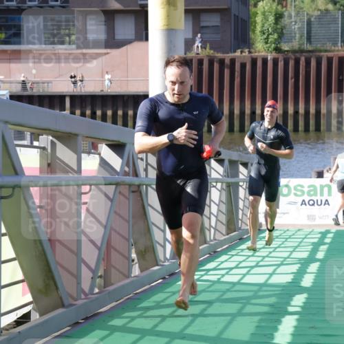 09.08.2026 - GEWOBA Citytriathlon Bremen Yannick Fuchs http://msf.ph/oto/9931586 09.08.2026 10:14:25 Schwimmen 301, 351, 358 meine-sportfotos.de