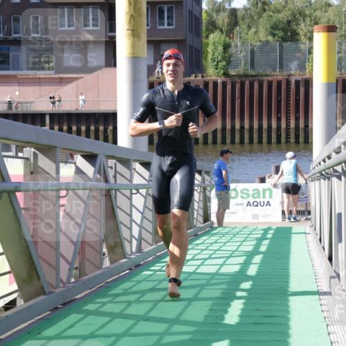 09.08.2026 - GEWOBA Citytriathlon Bremen Yannick Fuchs http://msf.ph/oto/9931593 09.08.2026 10:14:28 Schwimmen 301, 351, 358 meine-sportfotos.de