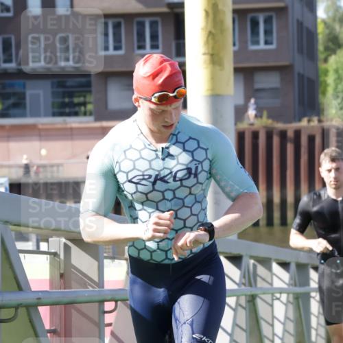 09.08.2026 - GEWOBA Citytriathlon Bremen Yannick Fuchs http://msf.ph/oto/9931606 09.08.2026 10:14:42 Schwimmen 314, 322, 358 meine-sportfotos.de