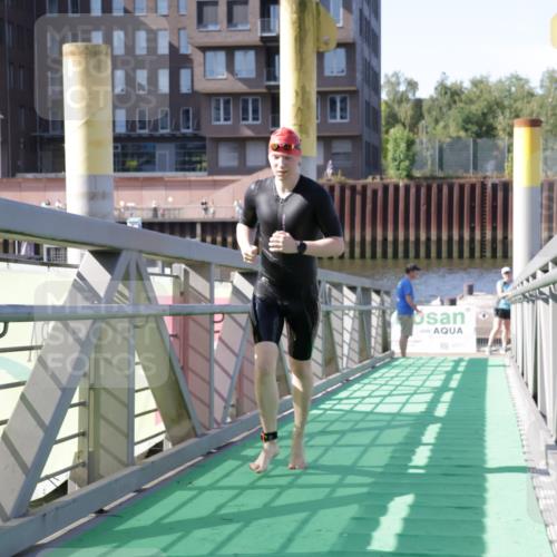 09.08.2026 - GEWOBA Citytriathlon Bremen Yannick Fuchs http://msf.ph/oto/9931612 09.08.2026 10:14:48 Schwimmen 314, 322, 398 meine-sportfotos.de