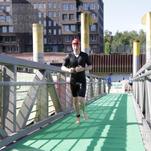 09.08.2026 - GEWOBA Citytriathlon Bremen Yannick Fuchs http://msf.ph/oto/9931614 09.08.2026 10:14:49 Schwimmen 314, 322, 398 meine-sportfotos.de