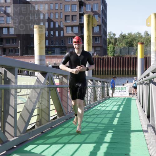 09.08.2026 - GEWOBA Citytriathlon Bremen Yannick Fuchs http://msf.ph/oto/9931615 09.08.2026 10:14:49 Schwimmen 314, 322, 398 meine-sportfotos.de