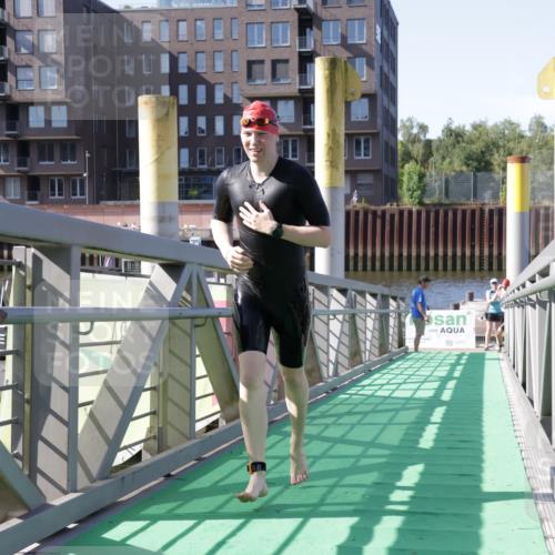 09.08.2026 - GEWOBA Citytriathlon Bremen Yannick Fuchs http://msf.ph/oto/9931617 09.08.2026 10:14:49 Schwimmen 314, 322, 398 meine-sportfotos.de