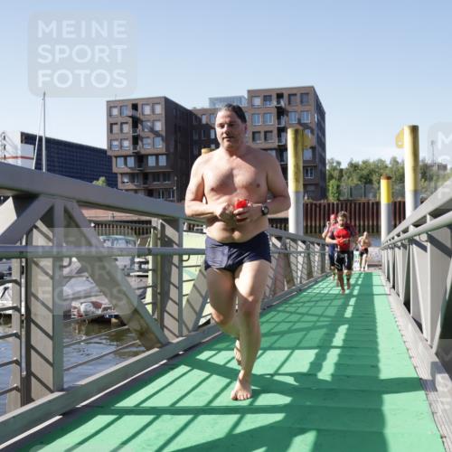 09.08.2026 - GEWOBA Citytriathlon Bremen Yannick Fuchs http://msf.ph/oto/9931646 09.08.2026 10:15:22 Schwimmen 376, 377, 383, 394, 427 meine-sportfotos.de