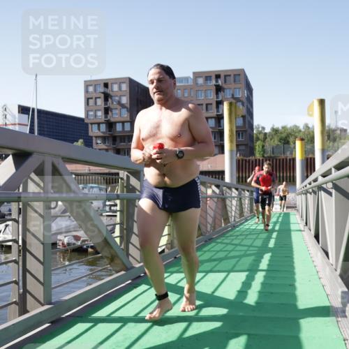 09.08.2026 - GEWOBA Citytriathlon Bremen Yannick Fuchs http://msf.ph/oto/9931647 09.08.2026 10:15:22 Schwimmen 376, 377, 383, 394, 427 meine-sportfotos.de