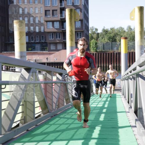 09.08.2026 - GEWOBA Citytriathlon Bremen Yannick Fuchs http://msf.ph/oto/9931652 09.08.2026 10:15:24 Schwimmen 329, 376, 377, 383, 394, 427 meine-sportfotos.de