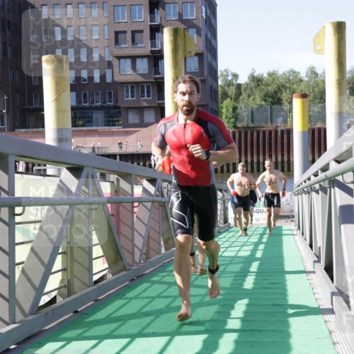 09.08.2026 - GEWOBA Citytriathlon Bremen Yannick Fuchs http://msf.ph/oto/9931653 09.08.2026 10:15:24 Schwimmen 329, 376, 377, 383, 394, 427 meine-sportfotos.de