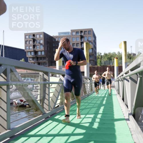 09.08.2026 - GEWOBA Citytriathlon Bremen Yannick Fuchs http://msf.ph/oto/9931655 09.08.2026 10:15:25 Schwimmen 329, 376, 377, 383, 394, 400, 427 meine-sportfotos.de
