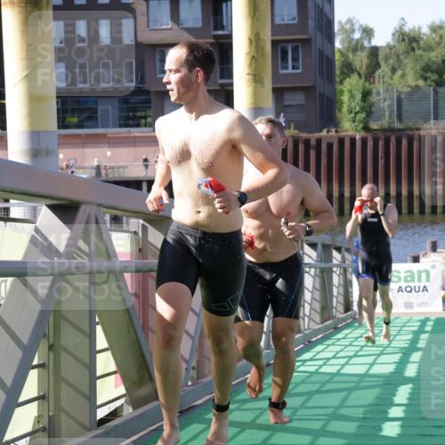 09.08.2026 - GEWOBA Citytriathlon Bremen Yannick Fuchs http://msf.ph/oto/9931661 09.08.2026 10:15:27 Schwimmen 329, 376, 377, 383, 394, 400, 427 meine-sportfotos.de