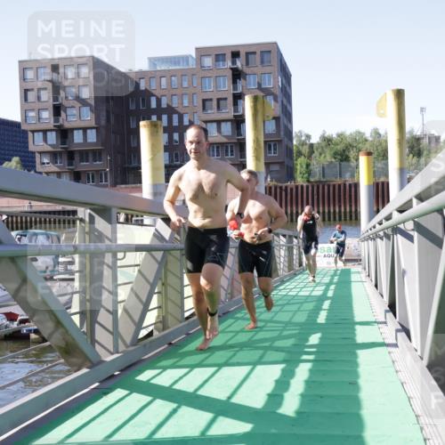 09.08.2026 - GEWOBA Citytriathlon Bremen Yannick Fuchs http://msf.ph/oto/9931663 09.08.2026 10:15:28 Schwimmen 296, 329, 376, 377, 383, 394, 400, 427 meine-sportfotos.de