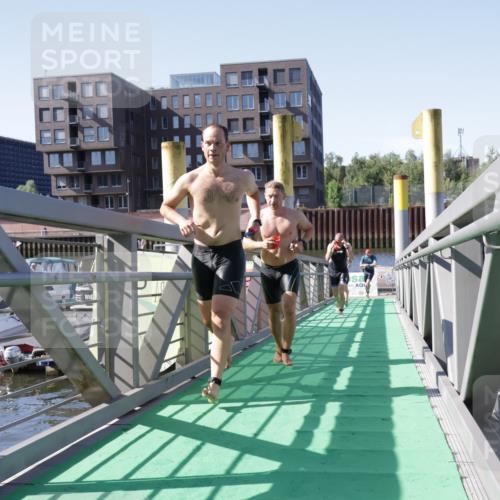 09.08.2026 - GEWOBA Citytriathlon Bremen Yannick Fuchs http://msf.ph/oto/9931664 09.08.2026 10:15:28 Schwimmen 296, 329, 376, 377, 383, 394, 400, 427 meine-sportfotos.de