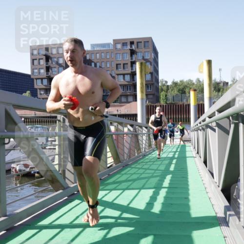 09.08.2026 - GEWOBA Citytriathlon Bremen Yannick Fuchs http://msf.ph/oto/9931669 09.08.2026 10:15:29 Schwimmen 296, 329, 376, 377, 383, 394, 400, 427 meine-sportfotos.de
