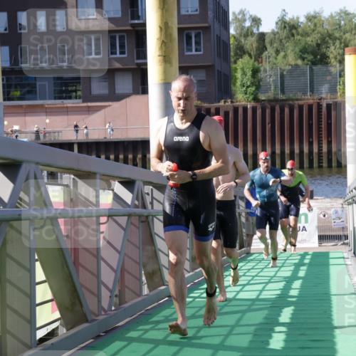 09.08.2026 - GEWOBA Citytriathlon Bremen Yannick Fuchs http://msf.ph/oto/9931670 09.08.2026 10:15:30 Schwimmen 296, 329, 360, 376, 377, 383, 394, 400, 427 meine-sportfotos.de