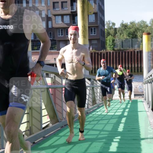 09.08.2026 - GEWOBA Citytriathlon Bremen Yannick Fuchs http://msf.ph/oto/9931676 09.08.2026 10:15:32 Schwimmen 293, 296, 329, 339, 360, 376, 377, 383, 394, 400, 427 meine-sportfotos.de