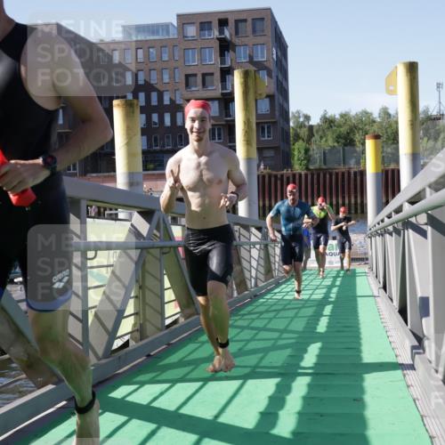 09.08.2026 - GEWOBA Citytriathlon Bremen Yannick Fuchs http://msf.ph/oto/9931678 09.08.2026 10:15:32 Schwimmen 293, 296, 329, 339, 360, 376, 377, 383, 394, 400, 427 meine-sportfotos.de
