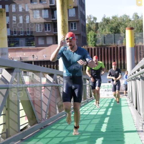 09.08.2026 - GEWOBA Citytriathlon Bremen Yannick Fuchs http://msf.ph/oto/9931680 09.08.2026 10:15:34 Schwimmen 293, 296, 329, 339, 360, 376, 377, 383, 394, 400, 427 meine-sportfotos.de