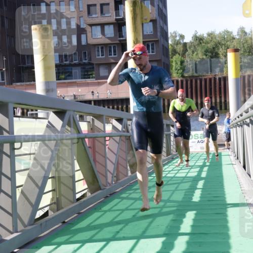 09.08.2026 - GEWOBA Citytriathlon Bremen Yannick Fuchs http://msf.ph/oto/9931681 09.08.2026 10:15:34 Schwimmen 293, 296, 329, 339, 360, 376, 377, 383, 394, 400, 427 meine-sportfotos.de