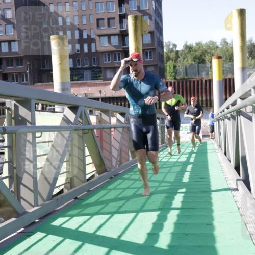 09.08.2026 - GEWOBA Citytriathlon Bremen Yannick Fuchs http://msf.ph/oto/9931682 09.08.2026 10:15:34 Schwimmen 293, 296, 329, 339, 360, 376, 377, 383, 394, 400, 427 meine-sportfotos.de