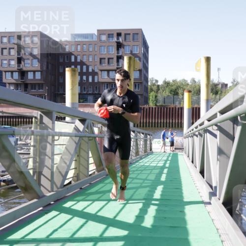 09.08.2026 - GEWOBA Citytriathlon Bremen Yannick Fuchs http://msf.ph/oto/9931698 09.08.2026 10:15:43 Schwimmen 290, 293, 296, 329, 339, 360, 383, 400 meine-sportfotos.de