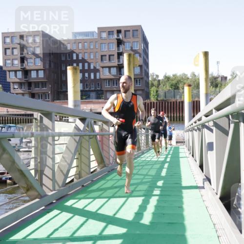 09.08.2026 - GEWOBA Citytriathlon Bremen Yannick Fuchs http://msf.ph/oto/9931702 09.08.2026 10:15:53 Schwimmen 290, 293, 342, 389, 402 meine-sportfotos.de