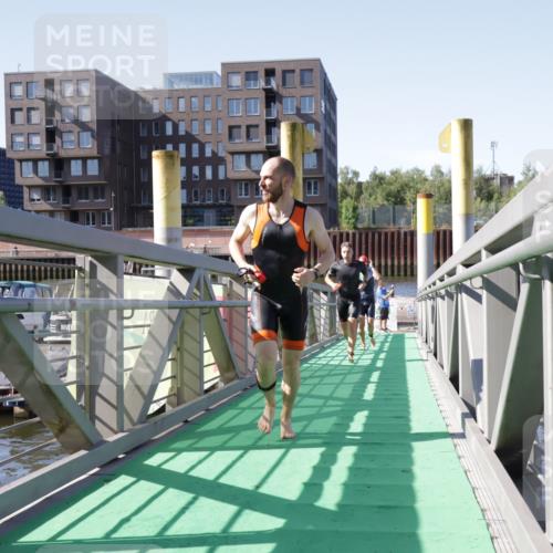 09.08.2026 - GEWOBA Citytriathlon Bremen Yannick Fuchs http://msf.ph/oto/9931703 09.08.2026 10:15:53 Schwimmen 290, 293, 342, 389, 402 meine-sportfotos.de