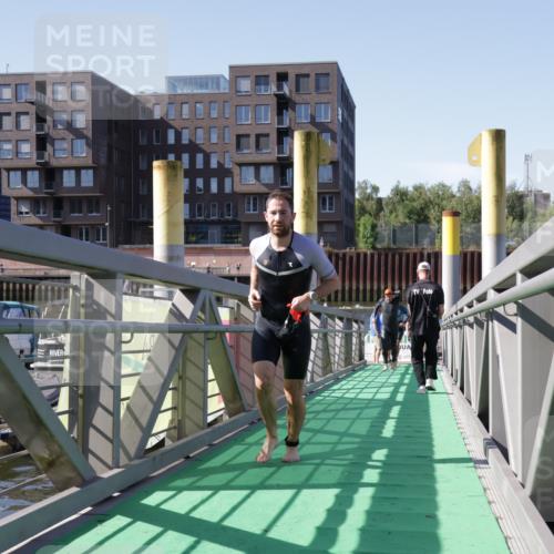 09.08.2026 - GEWOBA Citytriathlon Bremen Yannick Fuchs http://msf.ph/oto/9931735 09.08.2026 10:16:23 Schwimmen 300, 315, 321, 375, 416 meine-sportfotos.de