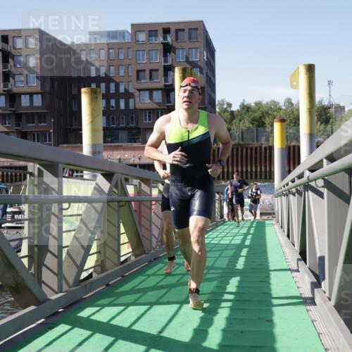 09.08.2026 - GEWOBA Citytriathlon Bremen Yannick Fuchs http://msf.ph/oto/9931762 09.08.2026 10:16:36 Schwimmen 315, 321, 338, 362, 368, 375, 391, 416 meine-sportfotos.de