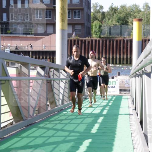 09.08.2026 - GEWOBA Citytriathlon Bremen Yannick Fuchs http://msf.ph/oto/9931787 09.08.2026 10:17:01 Schwimmen 295, 313, 319, 327, 364, 369, 392, 447, 463 meine-sportfotos.de