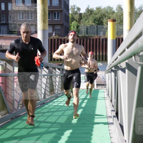 09.08.2026 - GEWOBA Citytriathlon Bremen Yannick Fuchs http://msf.ph/oto/9931792 09.08.2026 10:17:03 Schwimmen 295, 313, 319, 327, 364, 369, 392, 447, 463 meine-sportfotos.de