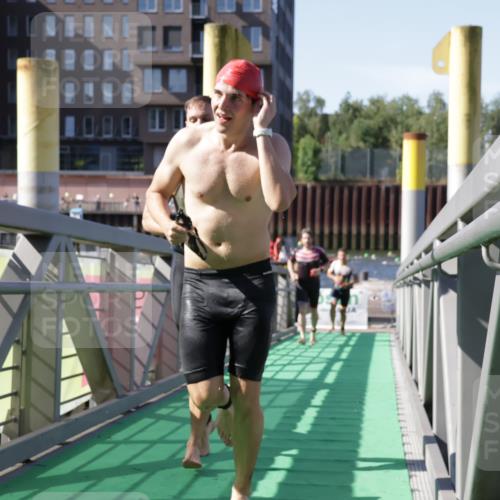09.08.2026 - GEWOBA Citytriathlon Bremen Yannick Fuchs http://msf.ph/oto/9931798 09.08.2026 10:17:06 Schwimmen 295, 313, 319, 327, 364, 369, 392, 403, 447, 463 meine-sportfotos.de
